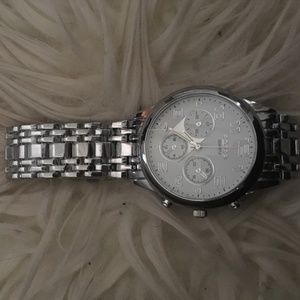 SLIVER FASHION WATCH